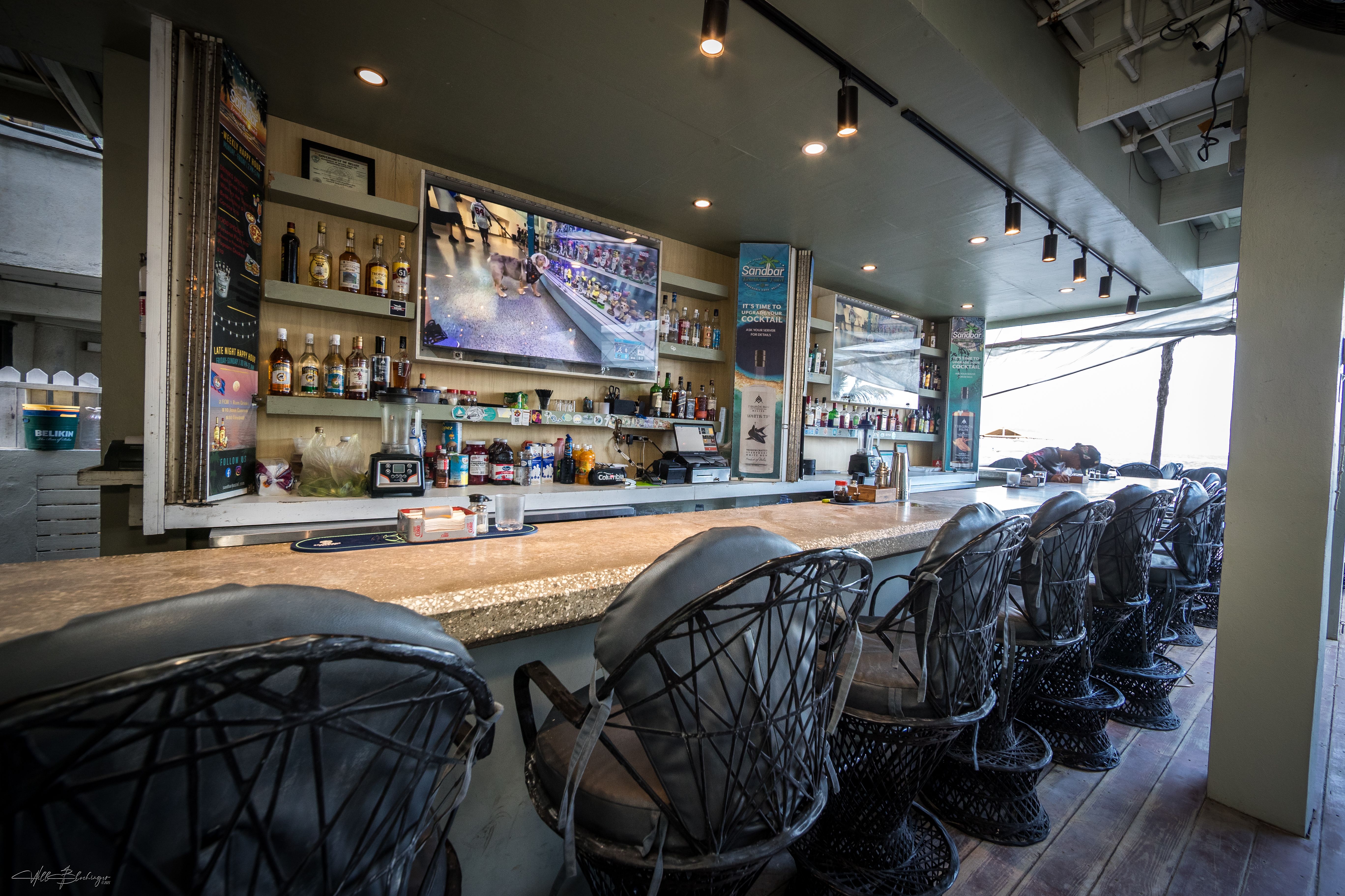 Cocktails and cold beer at Sandbar bar